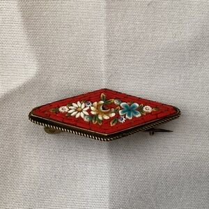 Gorgeous old vintage Italy micro-mosaic gold tone brooch